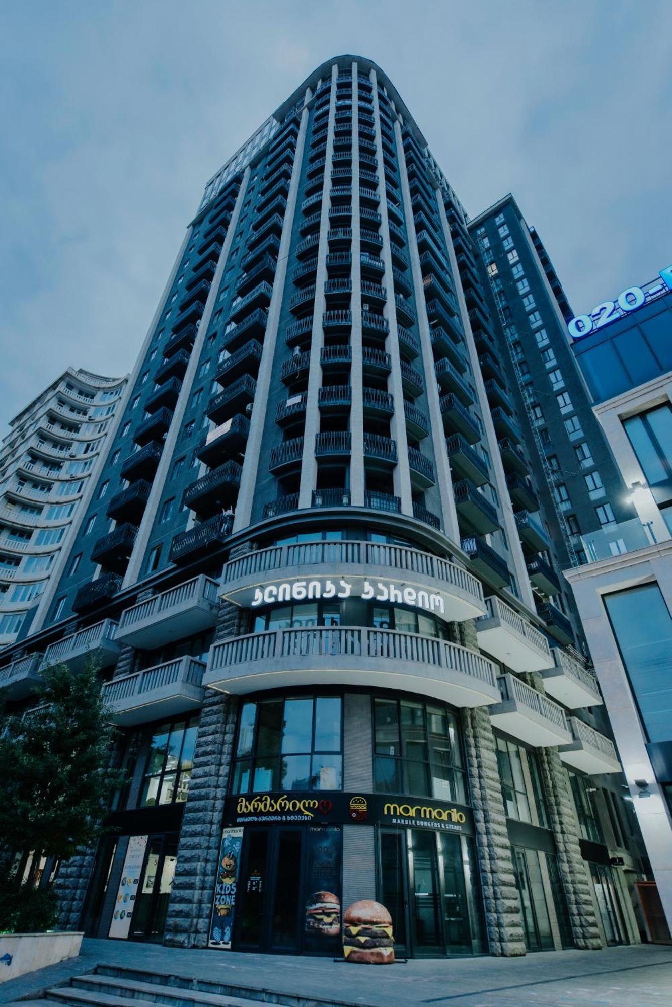 Skyline Luxury Suites Τυφλίδα Εξωτερικό φωτογραφία