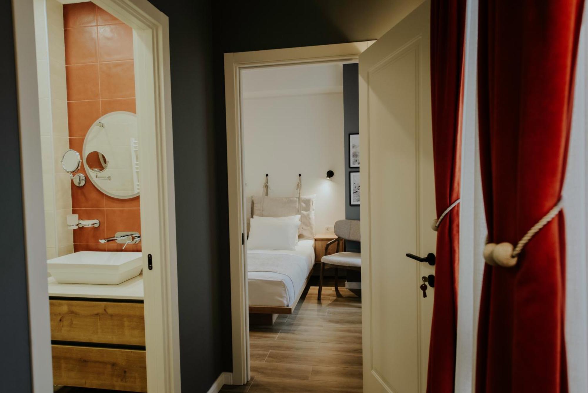 Skyline Luxury Suites Τυφλίδα Εξωτερικό φωτογραφία