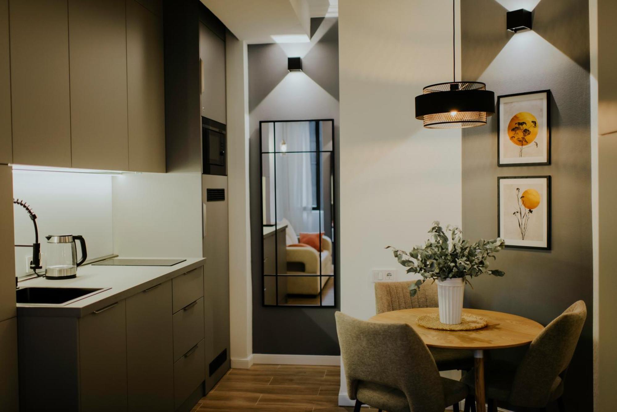 Skyline Luxury Suites Τυφλίδα Εξωτερικό φωτογραφία